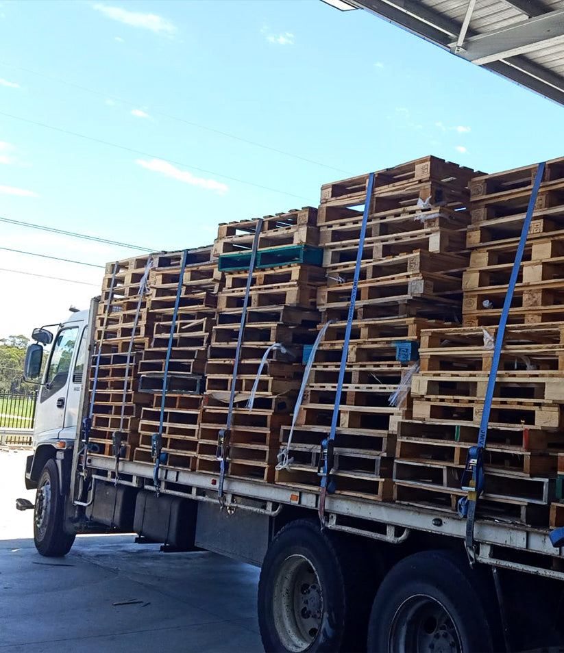 Top Pallets Freight Pallet in a trcuk